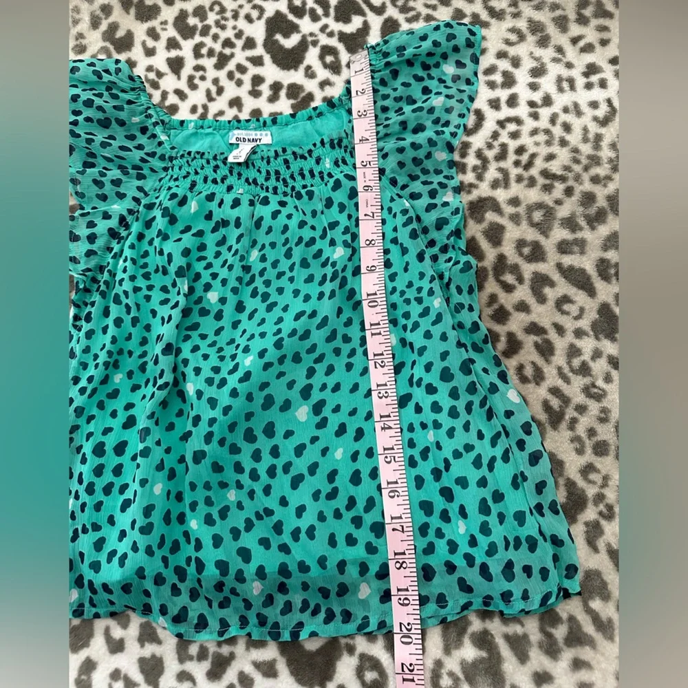 Old Navy Flutter Sleeve Blouse with Heart Graphic in Green Size Small 6 7 Girls